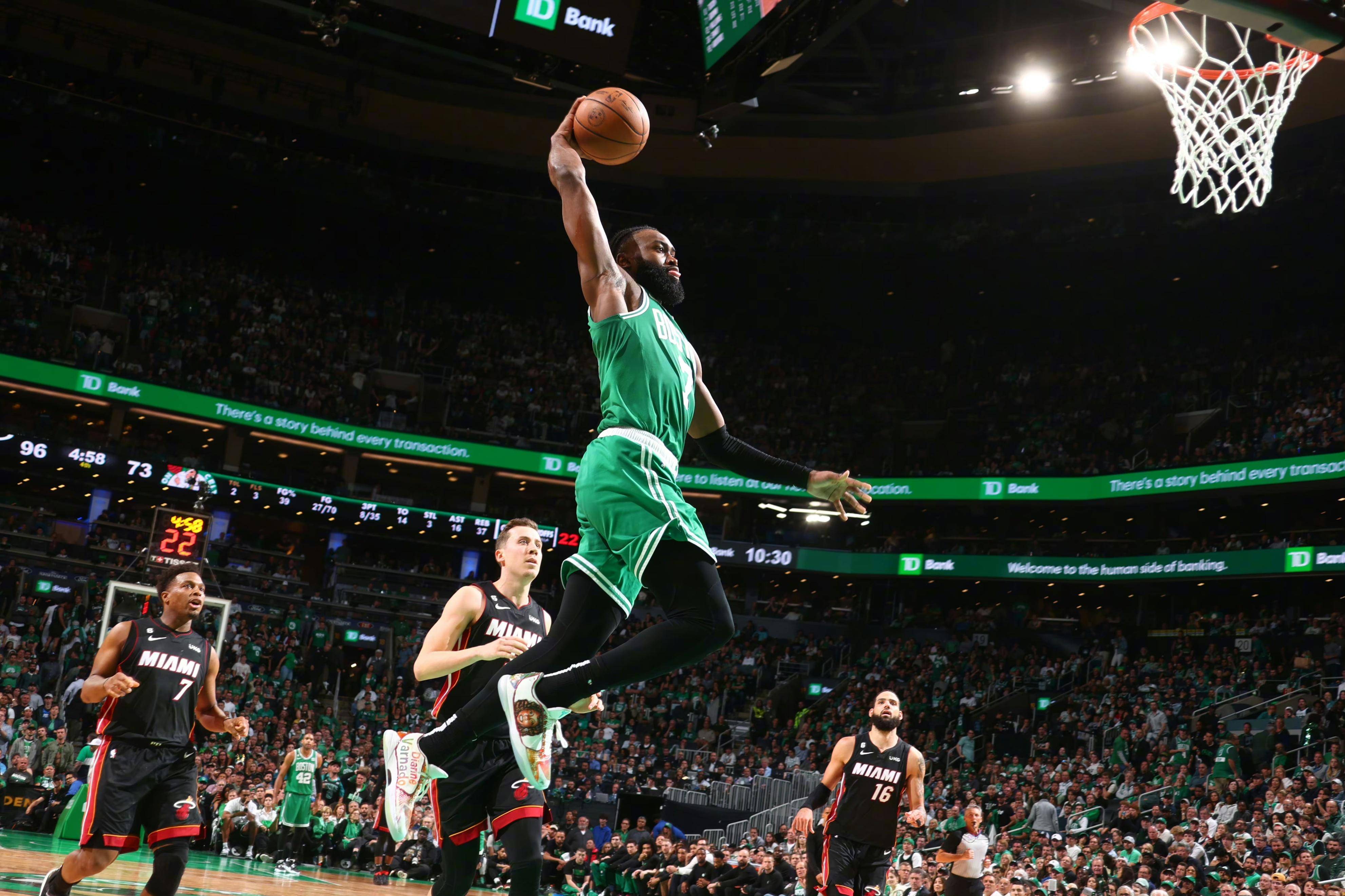 塔图姆在DWG比赛中锐不可当，出色发挥引发热议！