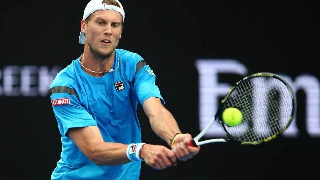 开云娱乐-费德勒重要时刻出色发挥，勇士带队取胜！赛场气氛高涨-开云娱乐