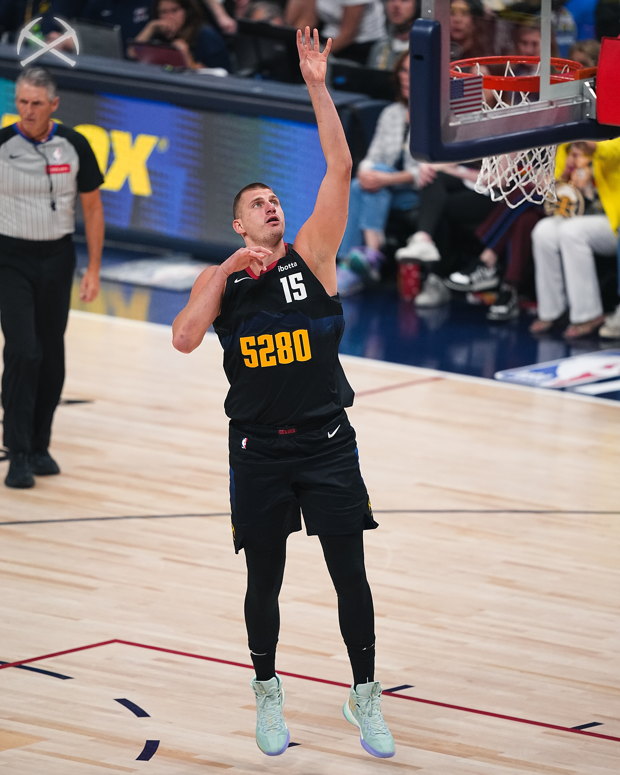 开云官网-快船队季后赛出局，主帅宣布引咎辞职，而且责任那么技术.-开云官网