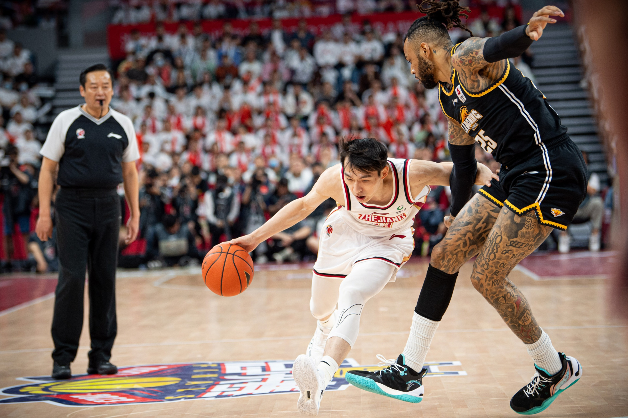 冲刺阶段体能课后，底特律活塞豪取连胜备战中超，信心回归，阵容厚度经受考验的简单介绍